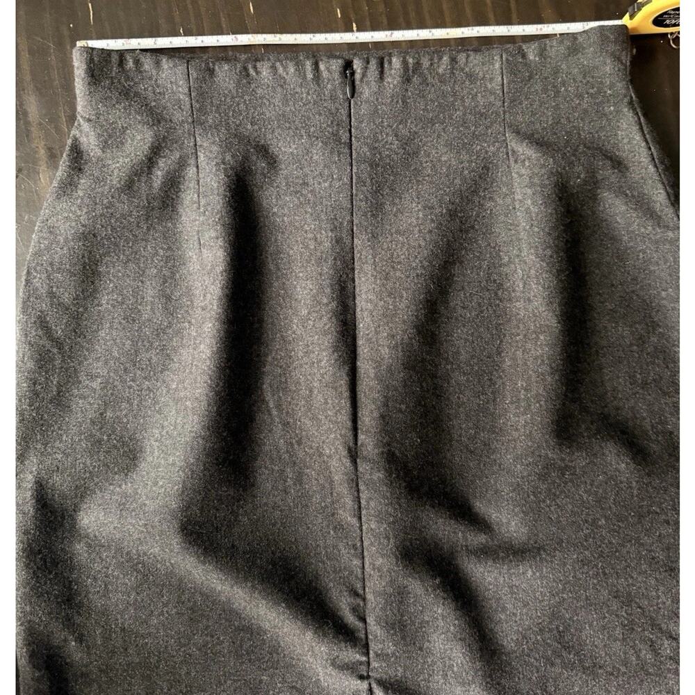 Vintage Burberrys London Gray Wool Pencil Skirt | Classic Tailored | Small Fit - Picture 7 of 9